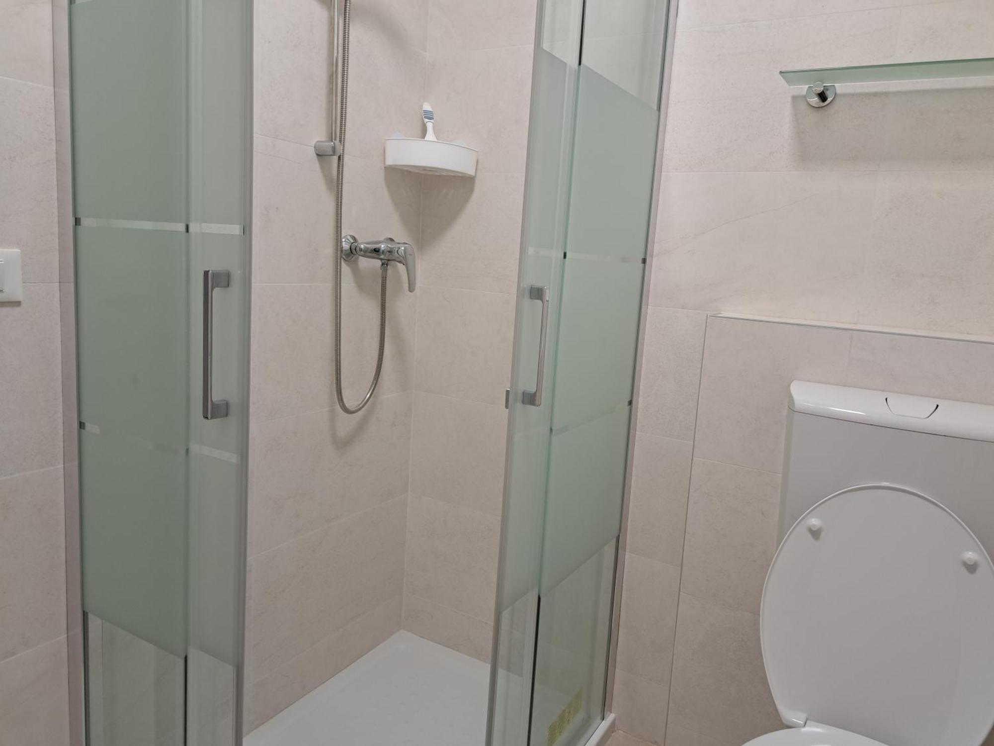 200-100 Wifi Apartment